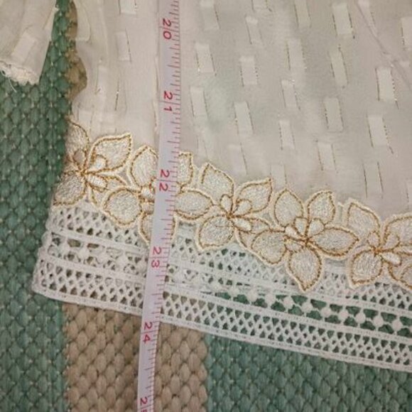 Tahari Sheer Cream Top Size Large - Picture 11 of 13